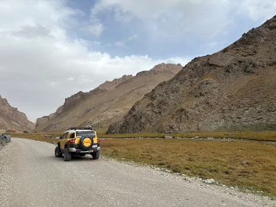 Toyota FJ-Cruiser Yellow-3
